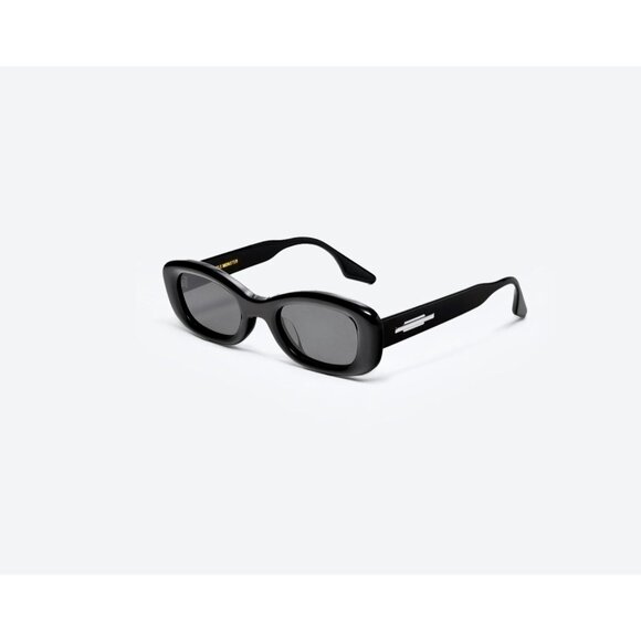 Gentle Monster Tambu Sunglasses in Black main image 5